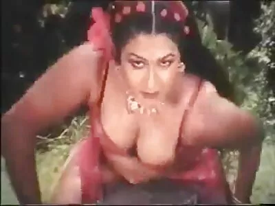 स्लटी मुलीला गोड ब्लोजॉब नंतर मनुष्याने लहान छिद्र केले आहे