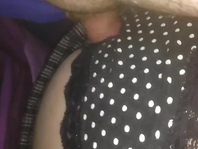 बस्टी लॅटिना वॉर्डनला एका कैद्याने मारहाण केली