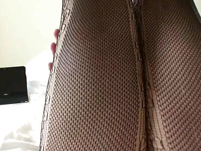 मुलीचे निर्लज्ज वर्तन सावत्र भावाला खात्री देते की तिला चोदणे हवे आहे