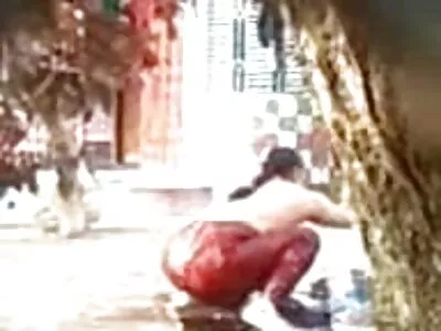 सडपातळ जोडप्याला खूप उत्साही संभोग सत्र होत आहे