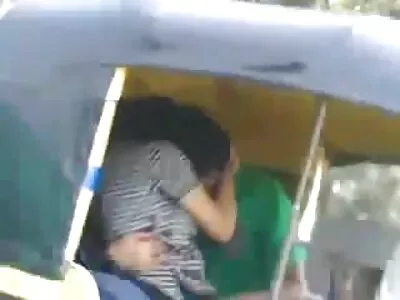 आश्चर्यकारकपणे गरम श्यामला बांधलेली आहे आणि गांठदार स्टॉकर द्वारे चोखले आहे