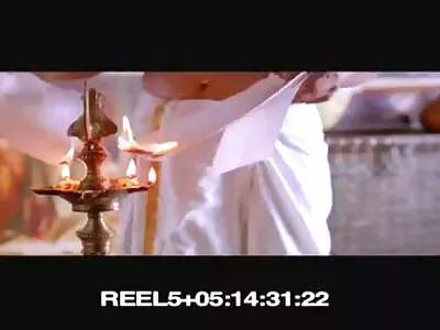 एक मोठा लंड चालवत लहान titties सह पातळ मुलगी